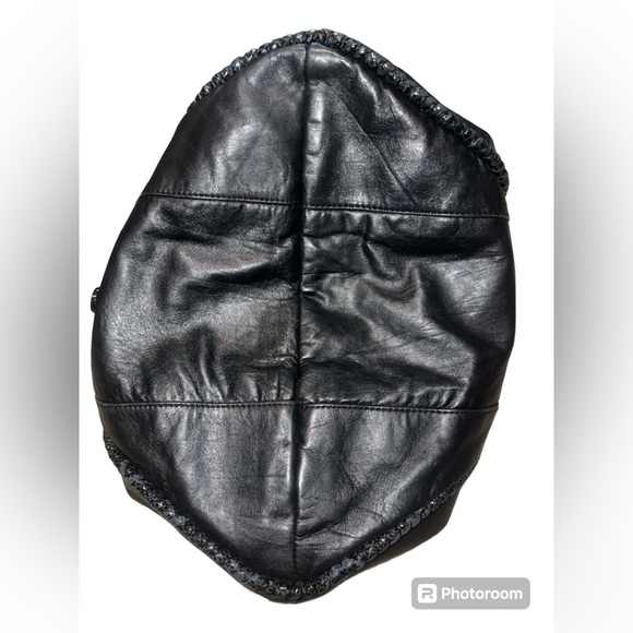 Betsey Johnson EUC LG Satchel Bell Of Bow Black Leather Snakeskin Detail - Picture 3 of 8